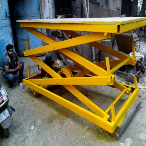 REVOLVING STAGE 1